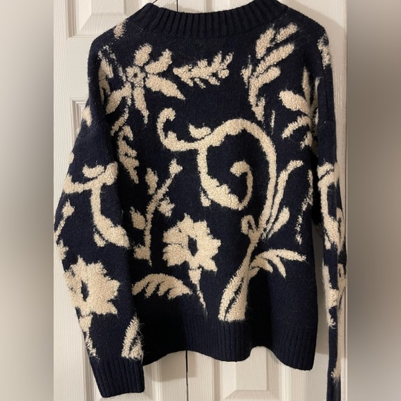 Cynthia Rowley Sweaters - Cynthia Rowley XS Floral Patterned Pullover Sweater, Long Sleeved Blue and Cream
